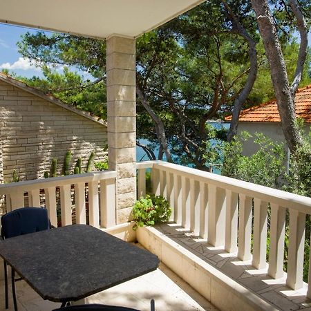 Beachfront House Pope B&B Selca  Exterior photo