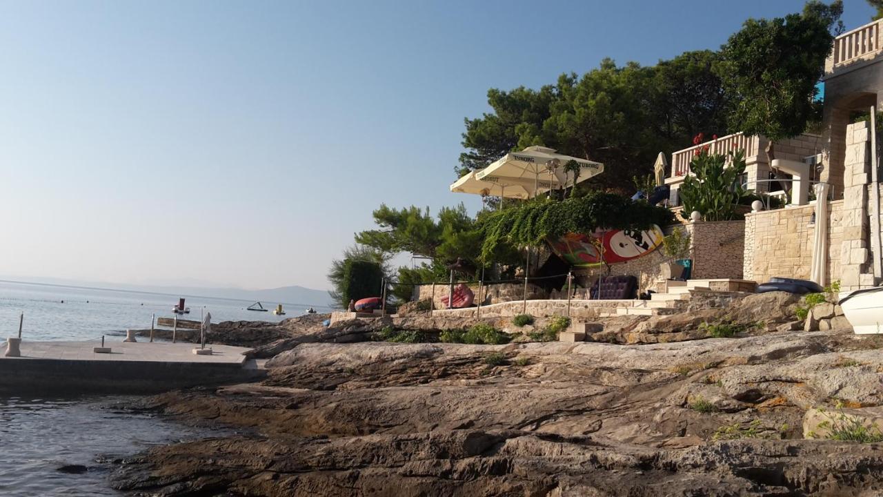 Beachfront House Pope B&B Selca  Exterior photo
