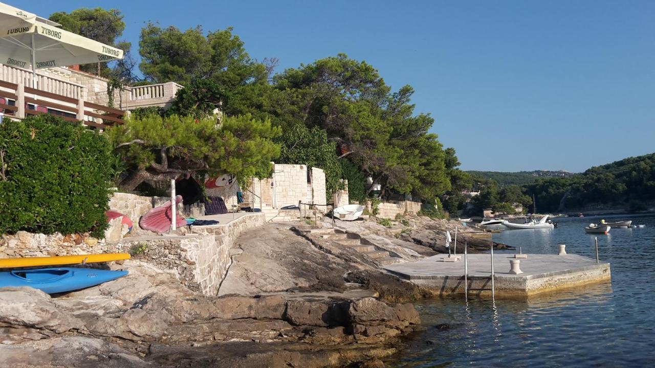 Beachfront House Pope B&B Selca  Exterior photo