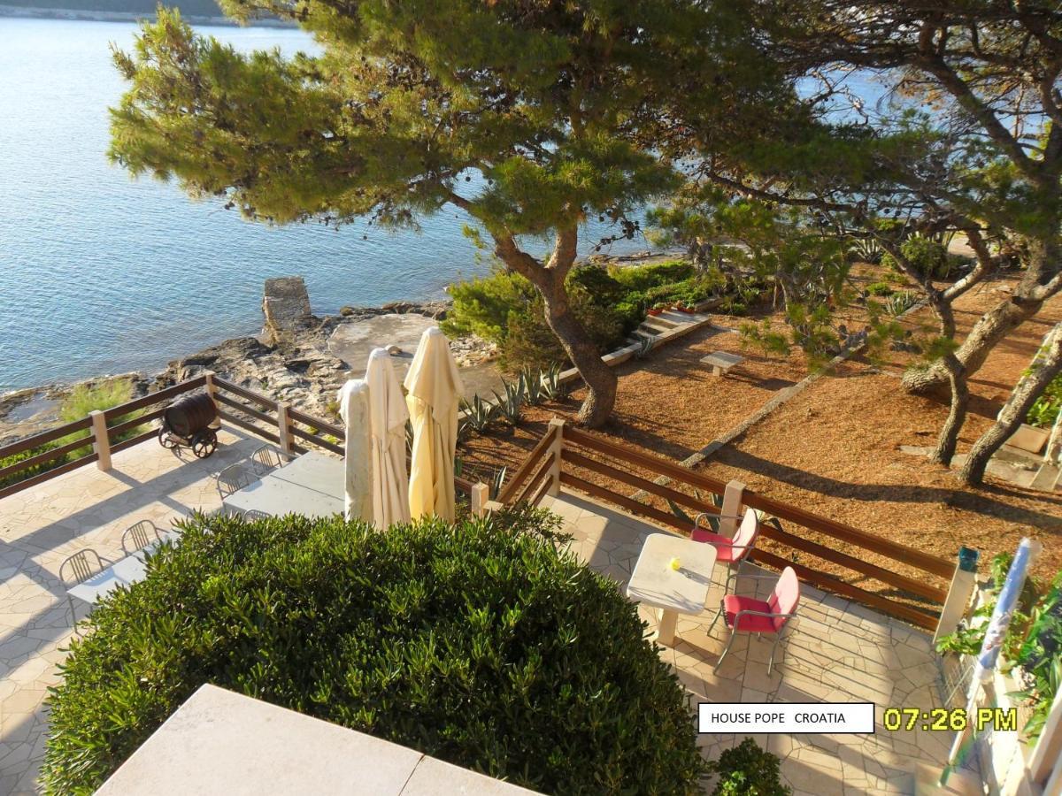 Beachfront House Pope B&B Selca  Exterior photo