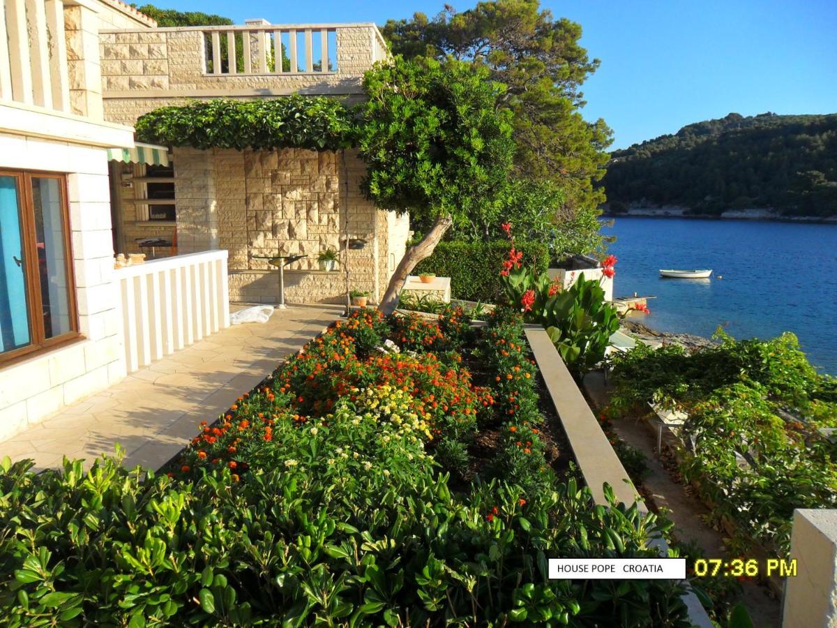 Beachfront House Pope B&B Selca  Exterior photo